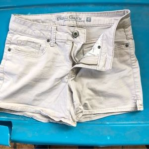 Women’s cream/off white shorts